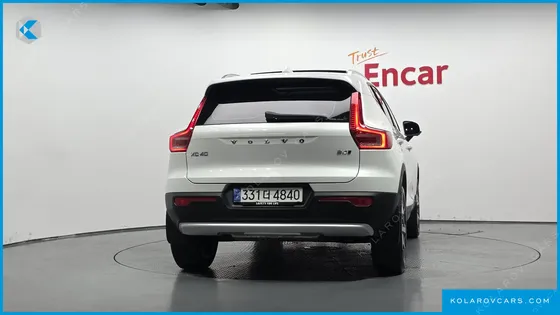 VOLVO XC40 B4 ULTIMATE BRIGHT