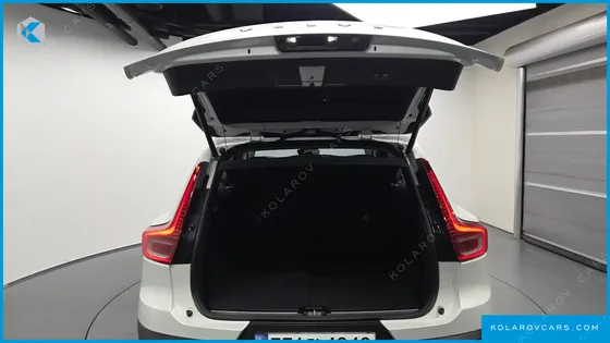 VOLVO XC40 B4 ULTIMATE BRIGHT