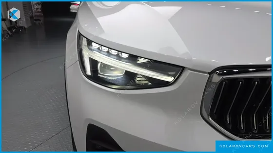 VOLVO XC40 B4 ULTIMATE BRIGHT
