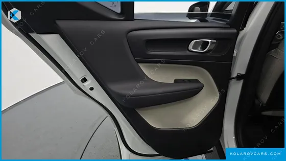VOLVO XC40 B4 ULTIMATE BRIGHT