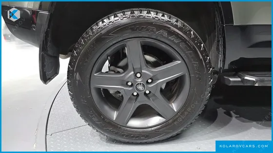 LAND ROVER DEFENDER 110 P300 X-DYNAMIC SE
