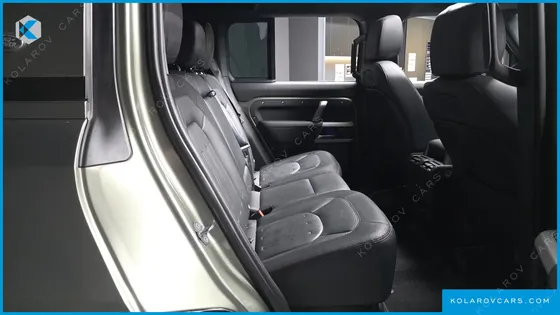 LAND ROVER DEFENDER 110 P300 X-DYNAMIC SE
