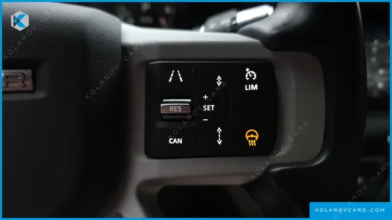 LAND ROVER DEFENDER 110 P300 X-DYNAMIC SE