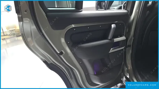 LAND ROVER DEFENDER 110 P300 X-DYNAMIC SE