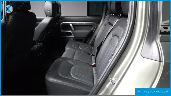 LAND ROVER DEFENDER 110 P300 X-DYNAMIC SE
