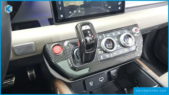 LAND ROVER DEFENDER 110 D250 SE
