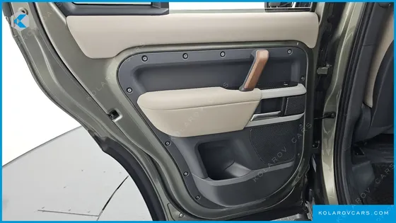 LAND ROVER DEFENDER 110 D250 SE
