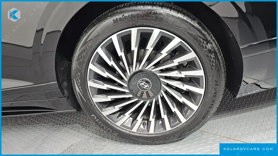 HYUNDAI GRANDEUR CALLIGRAPHY