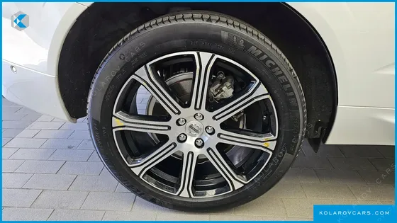 VOLVO XC60 B6 INSCIRTION
