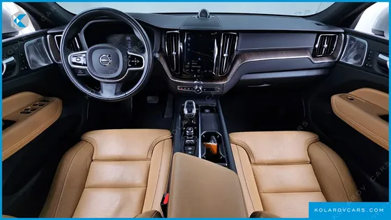 VOLVO XC60 B6 INSCIRTION