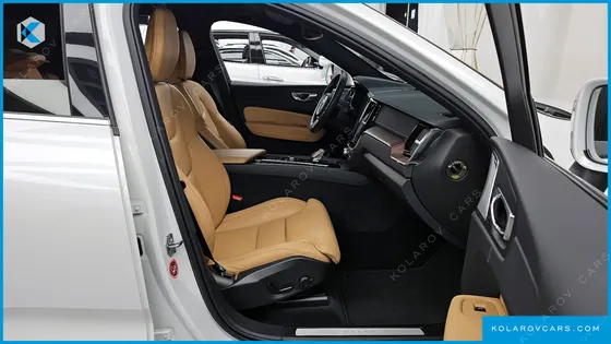 VOLVO XC60 B6 INSCIRTION