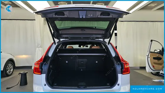 VOLVO XC60 B6 INSCIRTION