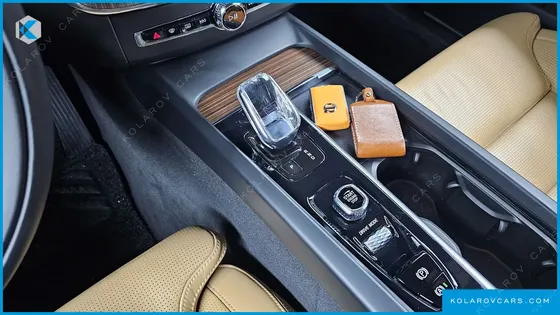 VOLVO XC60 B5 INSCRIPTION