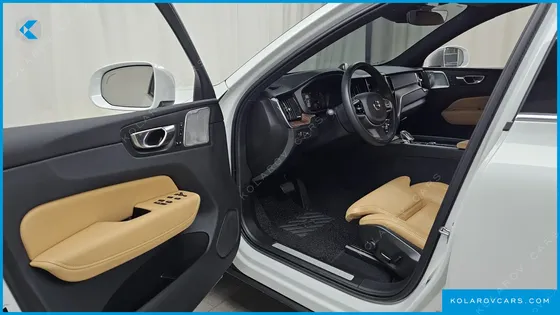 VOLVO XC60 B5 INSCRIPTION
