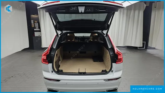 VOLVO XC60 B5 INSCRIPTION