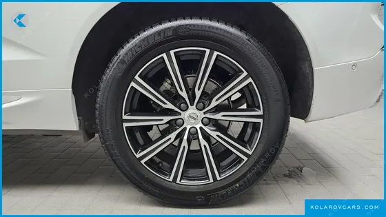 VOLVO XC60 B5 INSCRIPTION