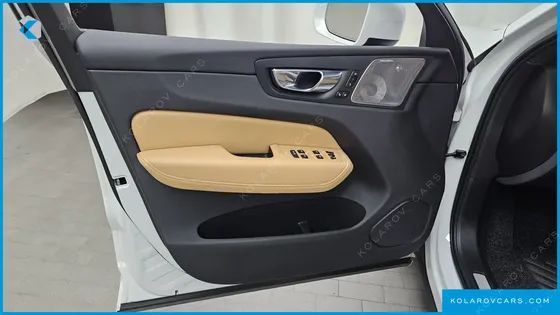 VOLVO XC60 B5 INSCRIPTION
