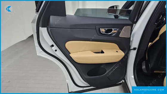 VOLVO XC60 B5 INSCRIPTION