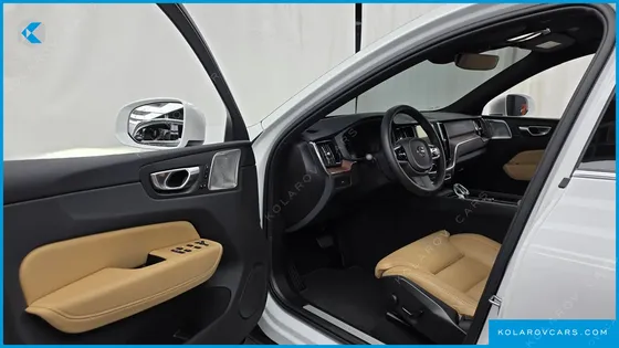 VOLVO XC60 B5 ULTRA BRIGHT
