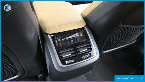VOLVO XC60 B5 ULTRA BRIGHT
