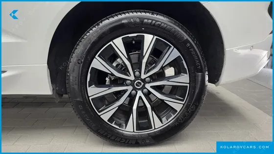 VOLVO XC60 B5 ULTRA BRIGHT
