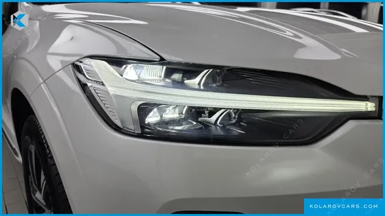 VOLVO XC60 B5 ULTRA BRIGHT
