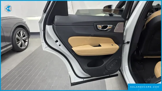 VOLVO XC60 B5 ULTRA BRIGHT