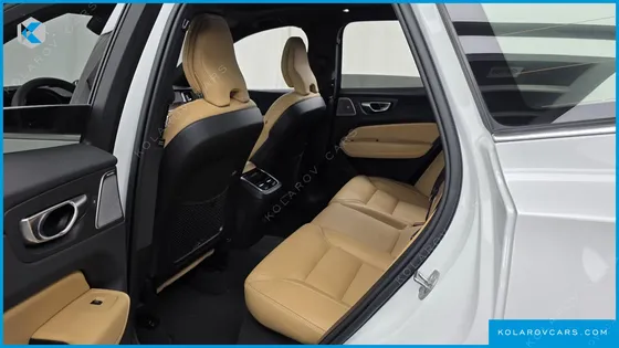 VOLVO XC60 B5 ULTRA BRIGHT