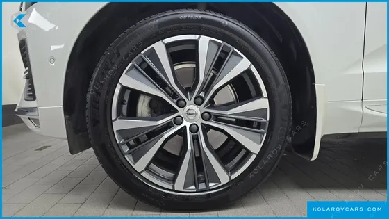 VOLVO XC60 B6 INSCIRTION