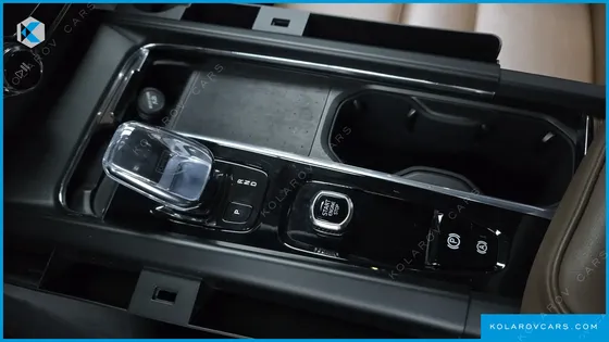 VOLVO XC60 B6 INSCIRTION