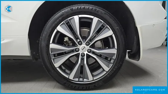 VOLVO XC60 B6 INSCIRTION