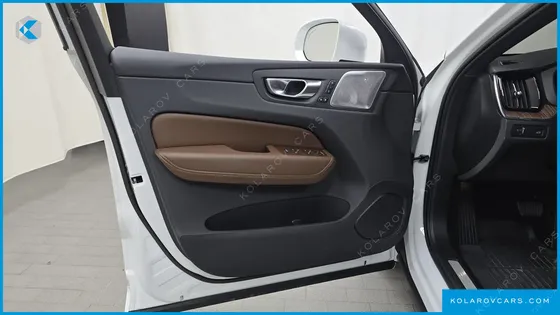 VOLVO XC60 B6 INSCIRTION