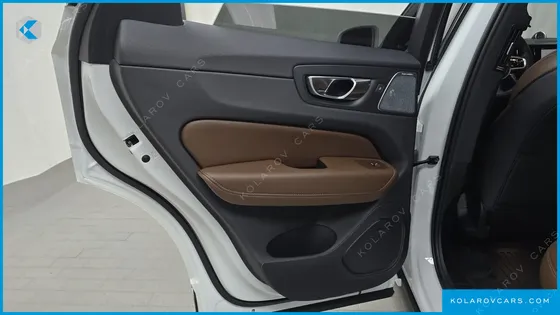 VOLVO XC60 B6 INSCIRTION
