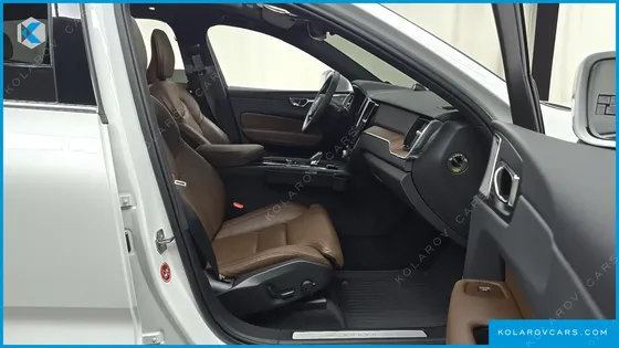 VOLVO XC60 B6 INSCIRTION