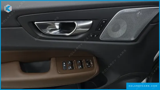 VOLVO XC60 B6 INSCIRTION