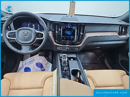 VOLVO XC60 B5 INSCRIPTION