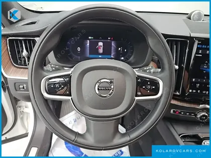 VOLVO XC60 B5 INSCRIPTION