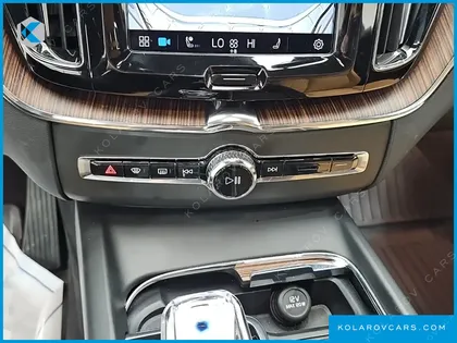 VOLVO XC60 B5 INSCRIPTION