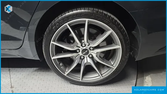 GENESIS G70 GASOLINE 2.5T 4WD