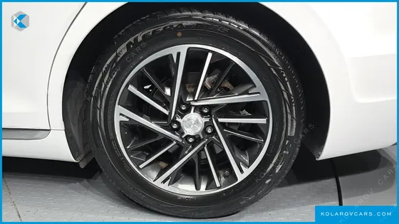 HYUNDAI GRANDEUR 3.0 LPI RENT CAR
