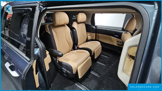 KIA CARNIVAL GASOLINE 7-SEATER SIGNATURE