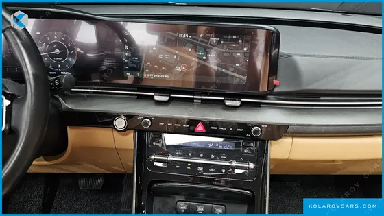 KIA CARNIVAL GASOLINE 7-SEATER SIGNATURE