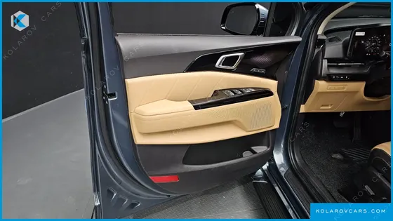 KIA CARNIVAL GASOLINE 7-SEATER SIGNATURE