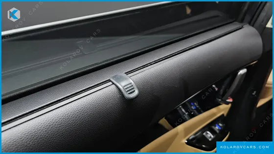 KIA CARNIVAL GASOLINE 7-SEATER SIGNATURE
