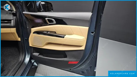 KIA CARNIVAL GASOLINE 7-SEATER SIGNATURE