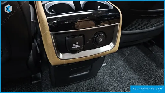 KIA CARNIVAL GASOLINE 7-SEATER SIGNATURE