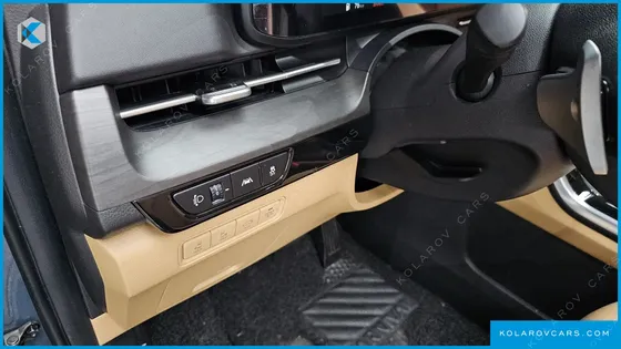 KIA CARNIVAL GASOLINE 7-SEATER SIGNATURE