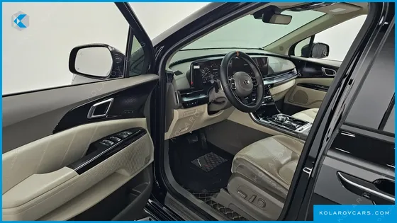 KIA CARNIVAL 7-SEATER HI-LIMOUSINE