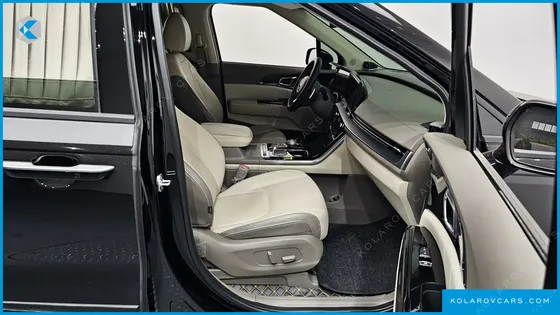 KIA CARNIVAL 7-SEATER HI-LIMOUSINE