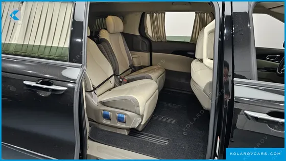 KIA CARNIVAL 7-SEATER HI-LIMOUSINE